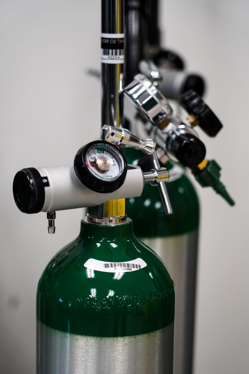 Compressed air cylinder